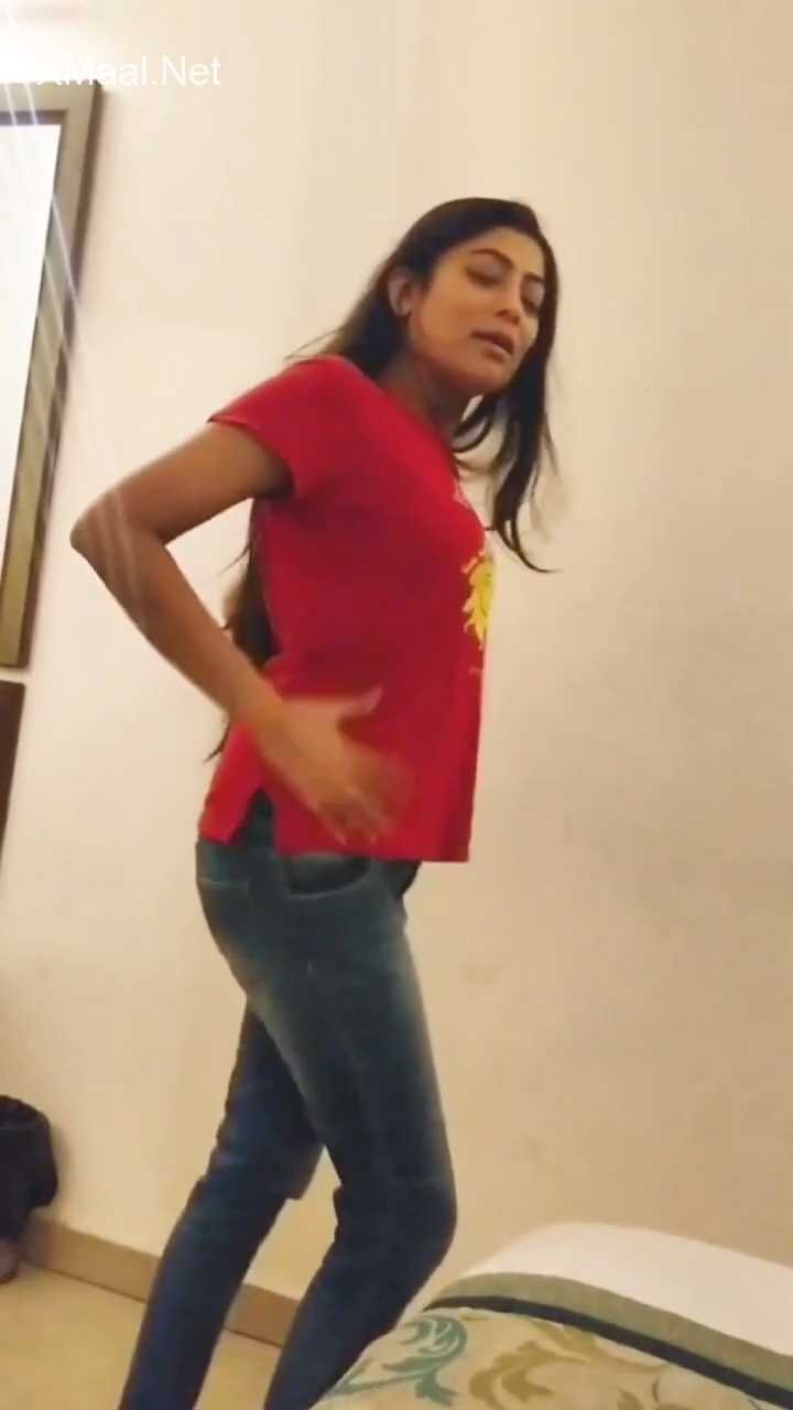 Nude Dance in OYO Room » BF Video