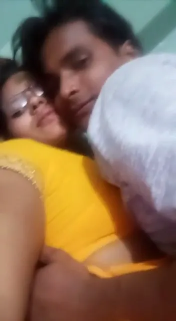 Chasmish Bhabhi Ko Devar Ne Choda » BF Video