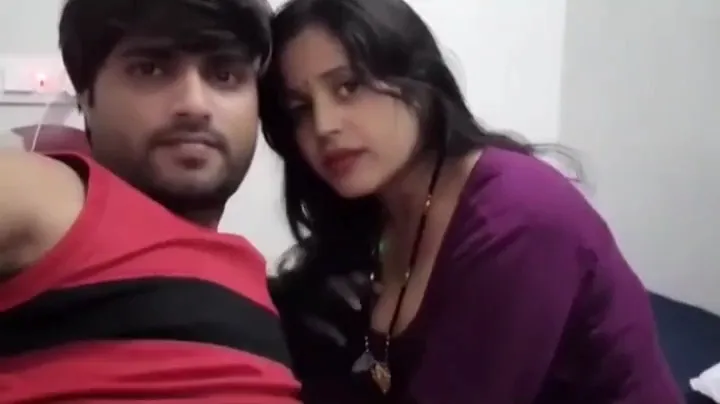 Chuchiyan Dabate Hue Bhabhi Ko Missionary Position Mein Pela » BF Video