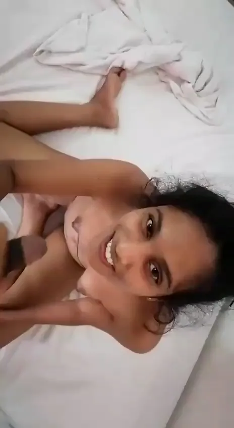 Chudne Se Pehle Girlfriend Ne Lund Hath Se Hila Ke Nikala Sperm » BF Video